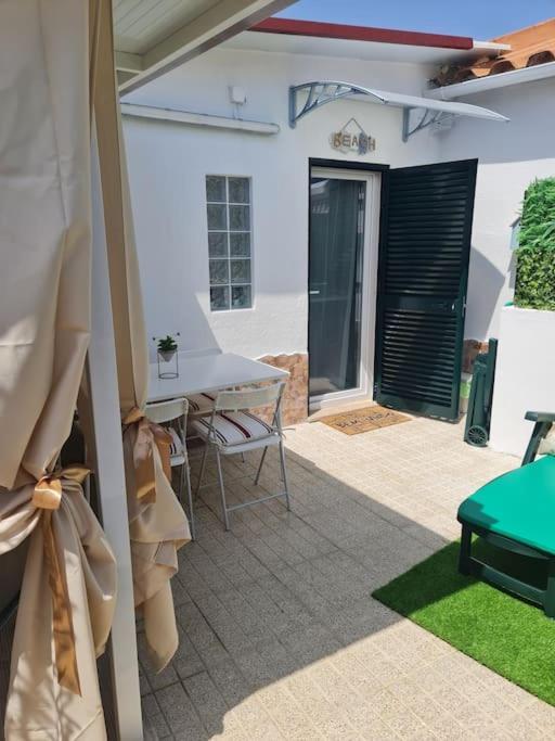 "Linda'S Guest House" Beach House With Private Patio & Hot Tub, 3 Min From The Beach Costa de Caparica Eksteriør bilde